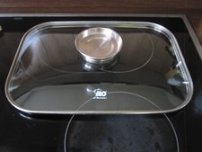 Topfdeckel-Glas mit Metallrand "ELO" Knauf isolierend- Maße:23,5*33,5cm