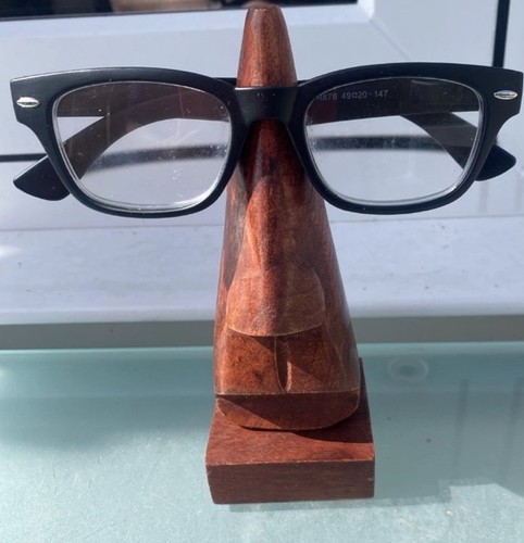 Holz geschnitzt brillenhalter - holz,