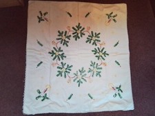 Weihnachtsdecke gestickt von