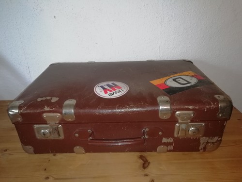 Alter kleiner koffer - kleiner,