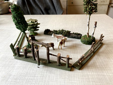 Kuhweide mit Kühe und Zaunelemente - Landschaftsgestaltung - Eisenbahn - Spur HO