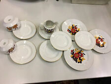 12 x Henneberg Porzellan Kaffeegeschirr bunte Blumen Goldrand DDR - verschieden