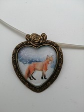 HÜBSCHE KETTE COLLIER MIT CABOUCHON ANHÄNGER  FUCHS IM SCHNEE  wie neu