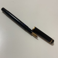 Alter Pelikan  Kolbenfüller Schwarz  Feder M Vintage Füller