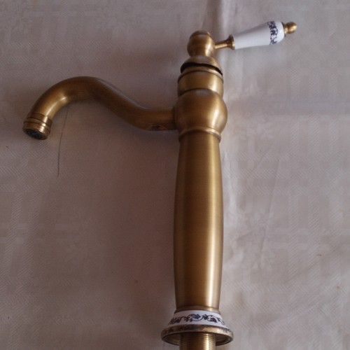 Vintage waschbecken armatur - vintage, waschbecken-armatur