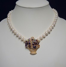 Collier aus Süsswasserperlen mit Wechselschließe Edelsteinkorb