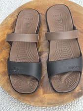 Crocs Cleo V Flat Sandals