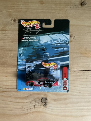 Hot wheels racing deluxe - hot,