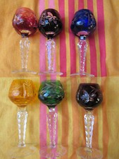 6 Likörgläser wahrsch. Bleikristall verschiedenfarbig SEHR FEIN + alt !!