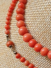 Antike Kette m. lachsfarbenen Sardegna Korallen,  8-9 K Goldverschluss, um 1900