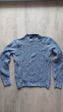 Blauer Strickpullover /