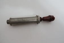 Große antike Spritze aus Zinn