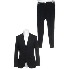 Isaac Dewhirst, Anzug