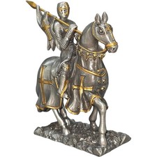 Zinnritter auf Pferd mit Fahne