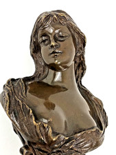 Bronzebüste freizügige Dame Frau entblößte Brust Jugendstil Marmorsockel