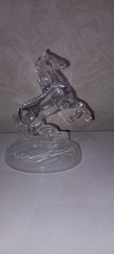 Glasfigur auf sockel pferd - auf,