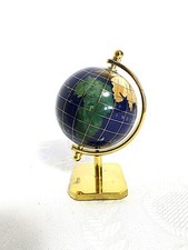 Globus Perlmutt Halbedelsteine Messingsockel