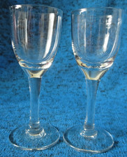 2 St. antike Schnaps-Gläser