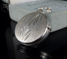 Vintage Medaillon Floral