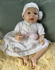 KÜNSTLERPUPPE CLARA VON