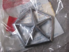 Original Mopar Chrysler Monogramm Logo Grillemblem Hecklogo 05261331 5261331