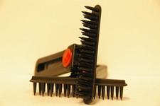 Hundebürste optimal für das Unterfell z. B. Golden Retriever -Bellomiez 2000 ROT