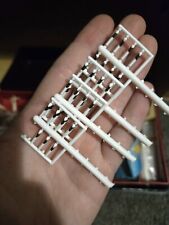 Leitpfosten + Leitplanken H0 1:87, Straßen Dekoration, schwarz-weiß, bemalt