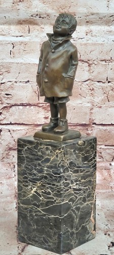 Bronze jungen regen - regen, "