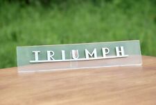 Triumph TR3 Oldtimer Logo auf Ständer Badge Schriftzug Plakette Abzeichen Emblem