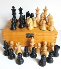 Schachspiel Schachfiguren aus Holz mit Holzbox