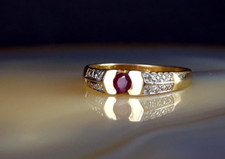 Ring Gold 585 Rubin rot Brillant 18,0 mm - attraktiv & zeitlos schön