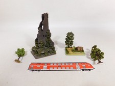 Faller H0 Burgruine 291 + RS Modell Diorama 2210+ 2 Masse-Bäume, 50 er #DG602-2
