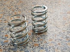 Ersatzteil für Teutonia, 2 Federn für Federblock / Bremse / Achse FEDER