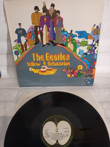 Beatles yellow submarine - yellow,