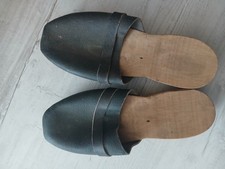 alte Holzschuhe handgefertigt