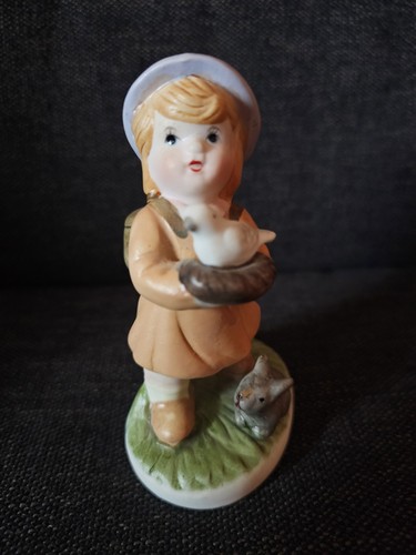 Figur mädchen mit taube - figur,