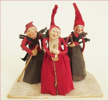 Alte Weihnachtsdekoration, 3 Figuren auf Pappe, Zwerge, Wichtel