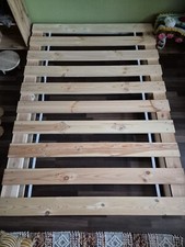 Palettenbett 140cm x 200cm inkl. Matratzenschoner