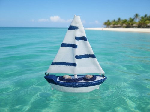Deko-Segelboot/neu/weiß/blaue