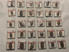 boulder opal anhänger australien mit rotem Seidenband