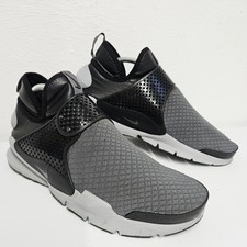 Nike Sock Dart Mid SE