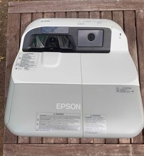 Epson EB-475Wi Beamer