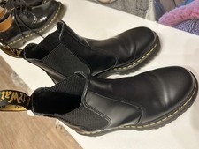 Dr. Martens Chelsea Boots –