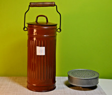 Dt. Gasmaskendose, 2. WK, nach 1945 Umbau zu email. Kanne mit Deckel