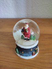 Schneekugel mit Weihnachtsmann 9 cm hoch, 7 cm Durchmesser