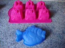 2x tolle Siliconbackformen,Fisch +Häuser,2x benutzt+2x Micky Maus+2x Eiswürfel
