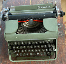Olympia Reise Schreibmaschiene alt, shabby, funktionstüchtig