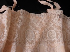 Antikes Negligee zarte Spitze lachsrosa Charmeuse ca. Gr. 38