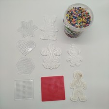 Bügelperlen-Set mit Steckplatten – Mischfarben, Figuren, konvolut