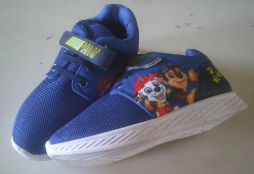 Sneaker blau mit buntem